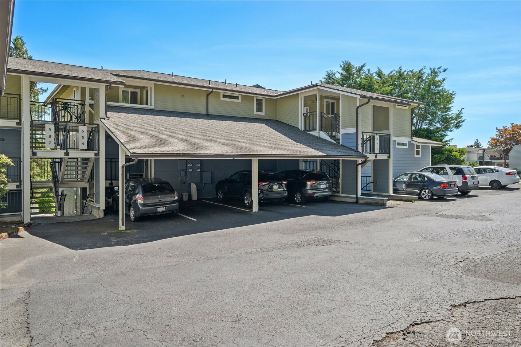 Property Photo: 7581 Old Redmond Rd #4 WA 98052