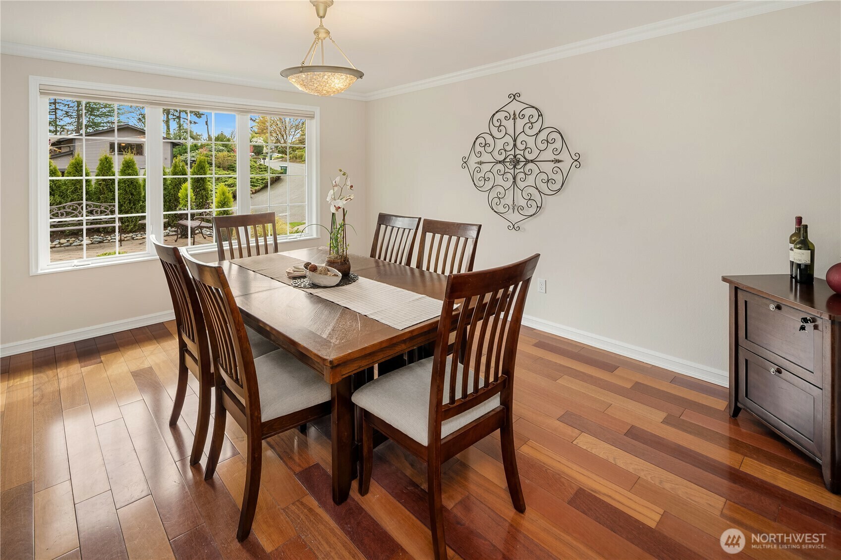Property Photo: 7405 92nd Place SE WA 98040