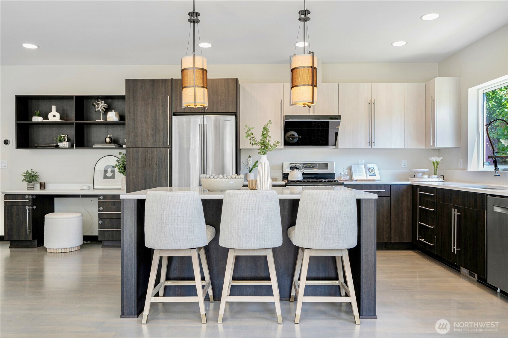 Property Photo: 9020 2nd Avenue NE WA 98115