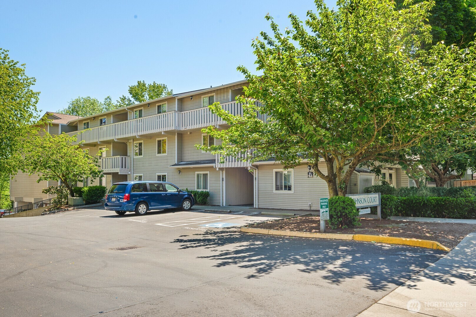 Property Photo:  18200  73rd Avenue NE B205  WA 98028 