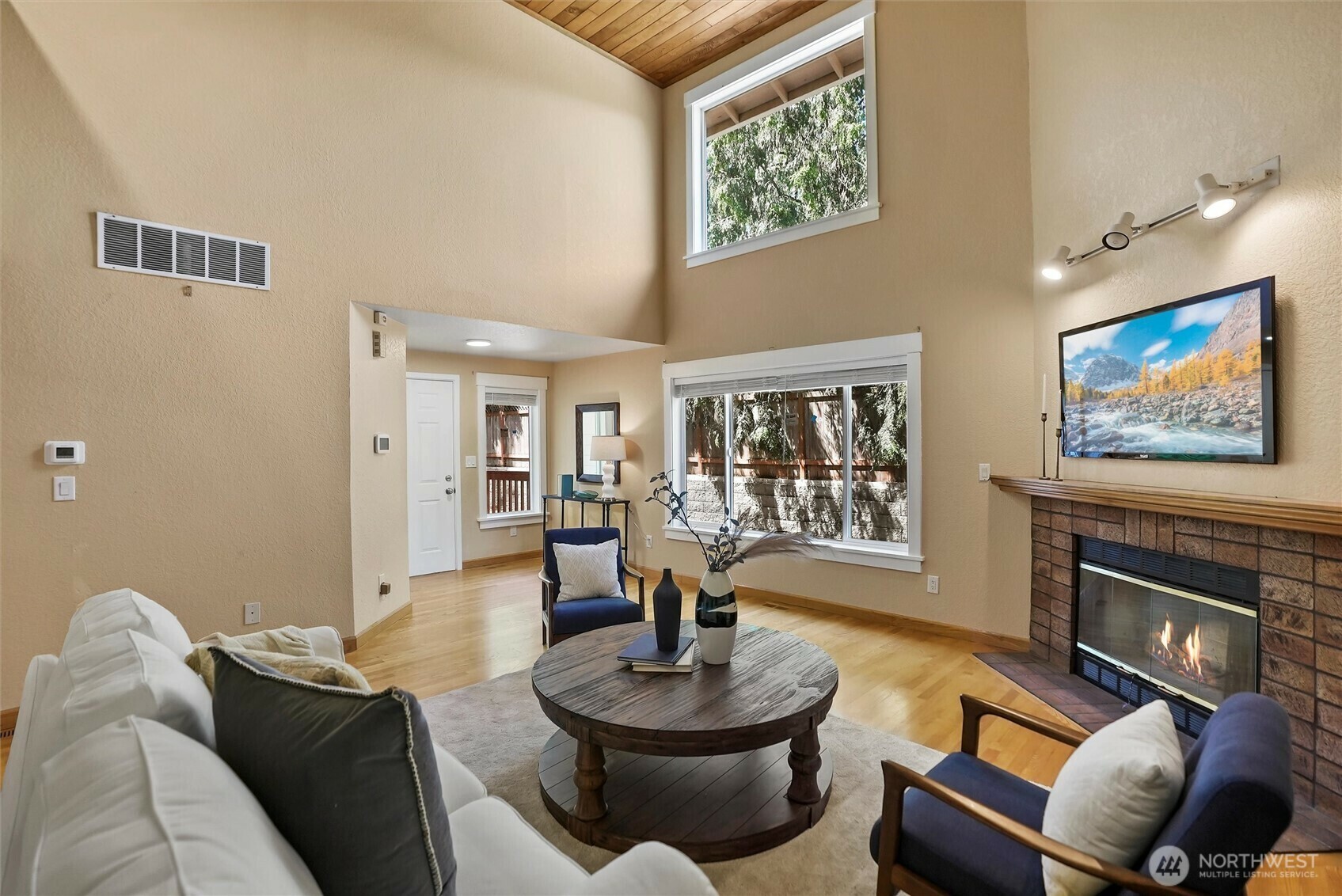 Property Photo:  6149  115th Place SE  WA 98006 