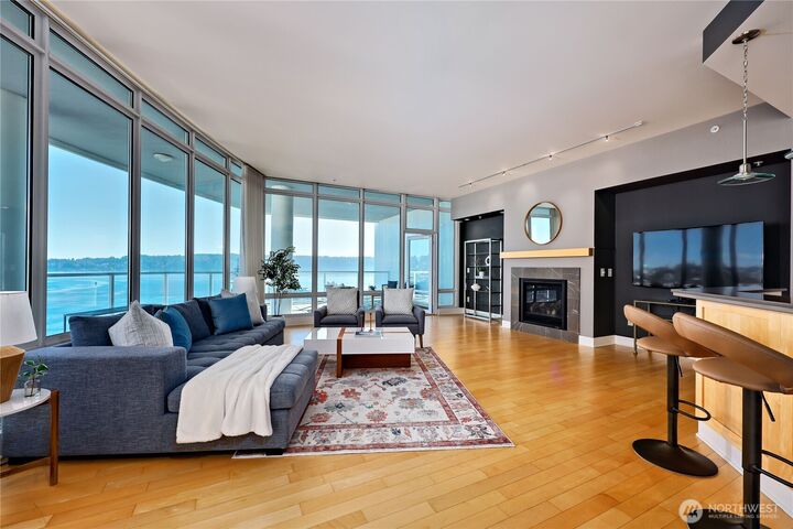 Property Photo: 320 Washington Avenue 604 WA 98337