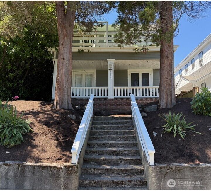 4733  19th Avenue NE  Seattle WA 98105 photo