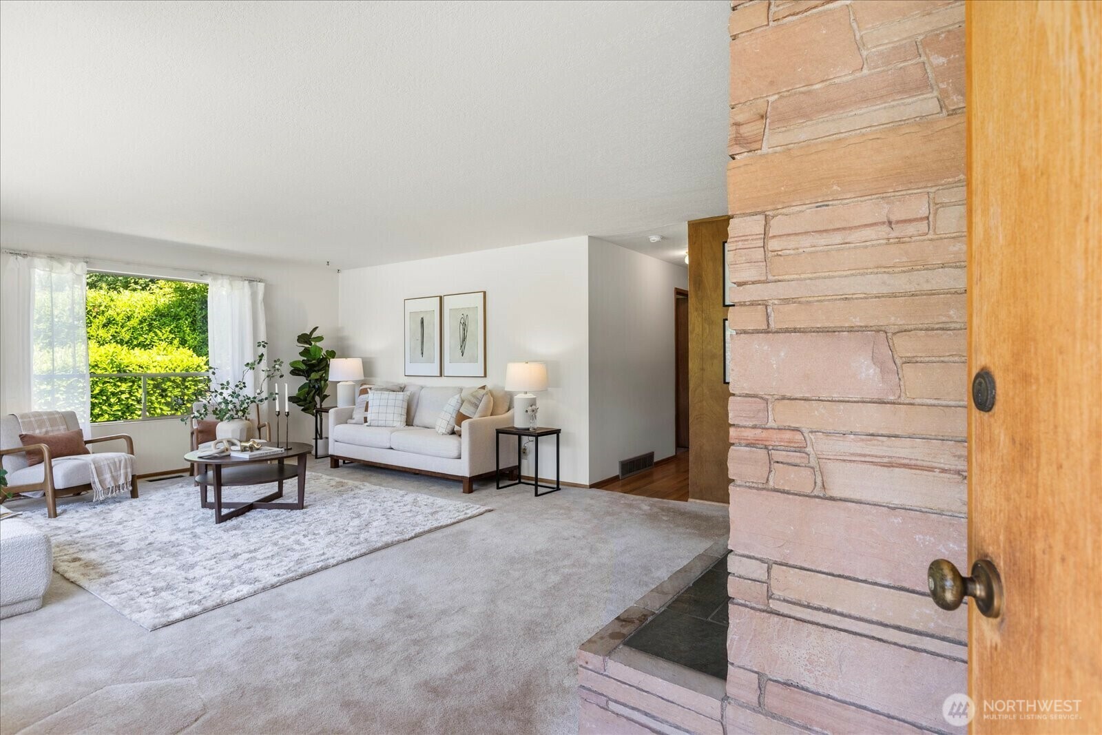 Property Photo: 1420 Olympic Ave WA 98020