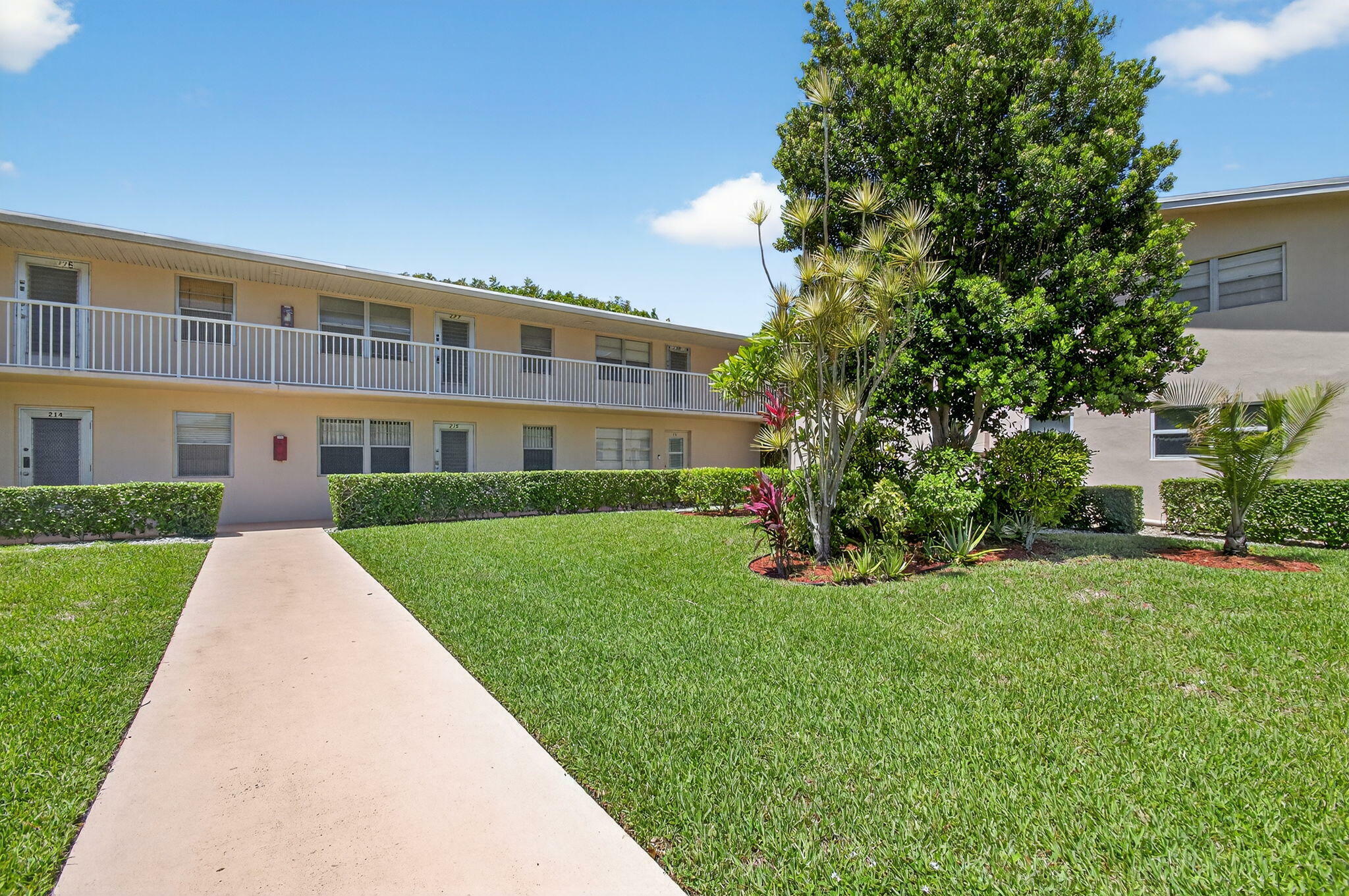 Property Photo: 216 Dorchester J FL 33417