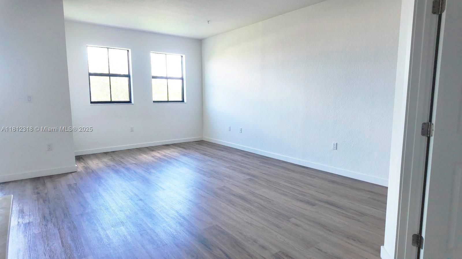 Property Photo: 15560 SW 136 St #3-206 FL 33196