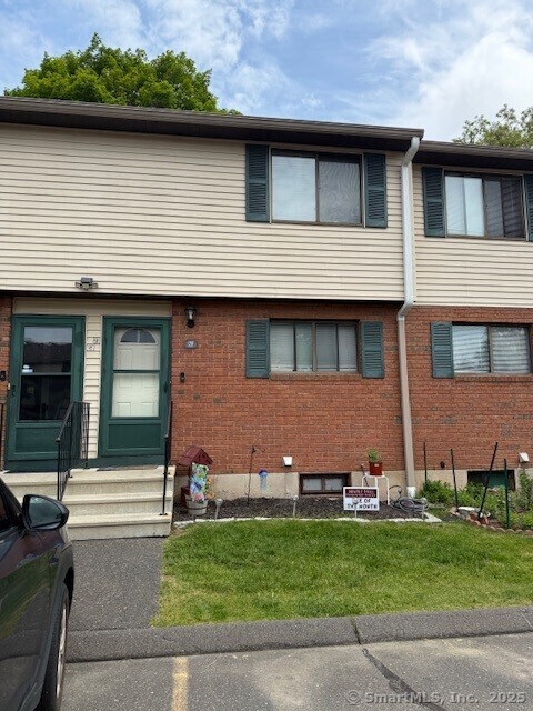 Property Photo: 39 Horton Hill Road Apt 2F CT 06770