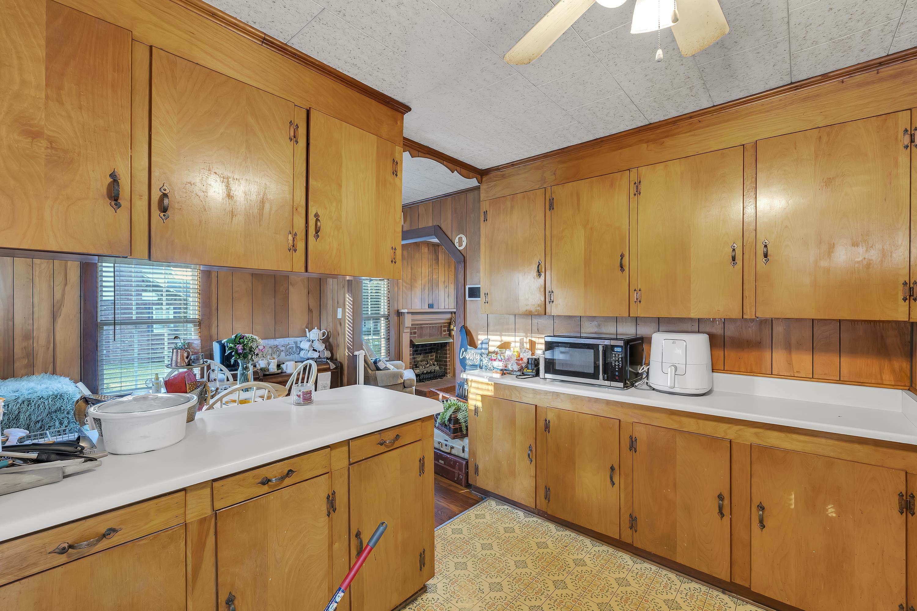 Property Photo: 2413 Andrews Road SC 29302