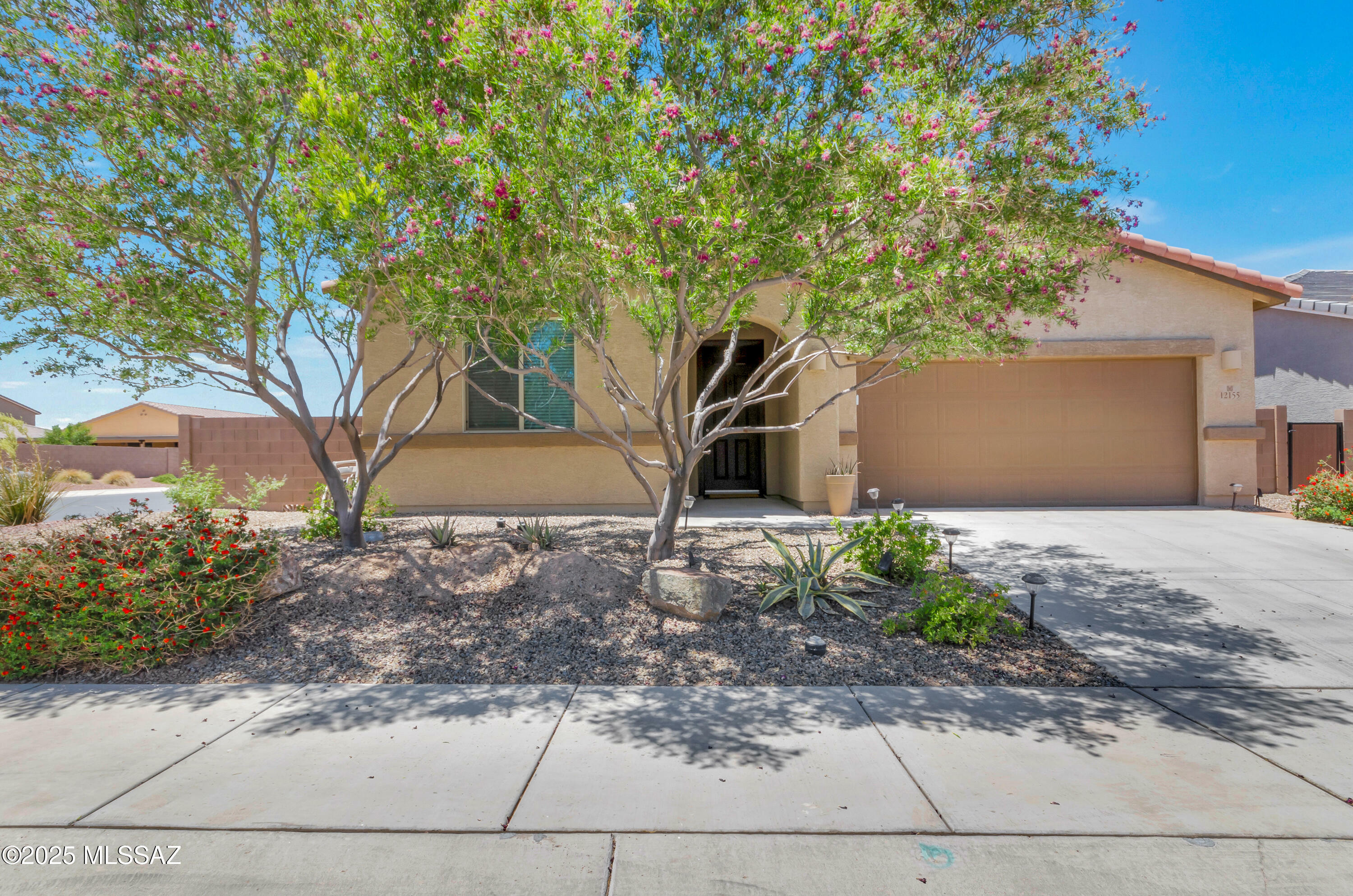 Property Photo: 12155 N Candywine Drive AZ 85653
