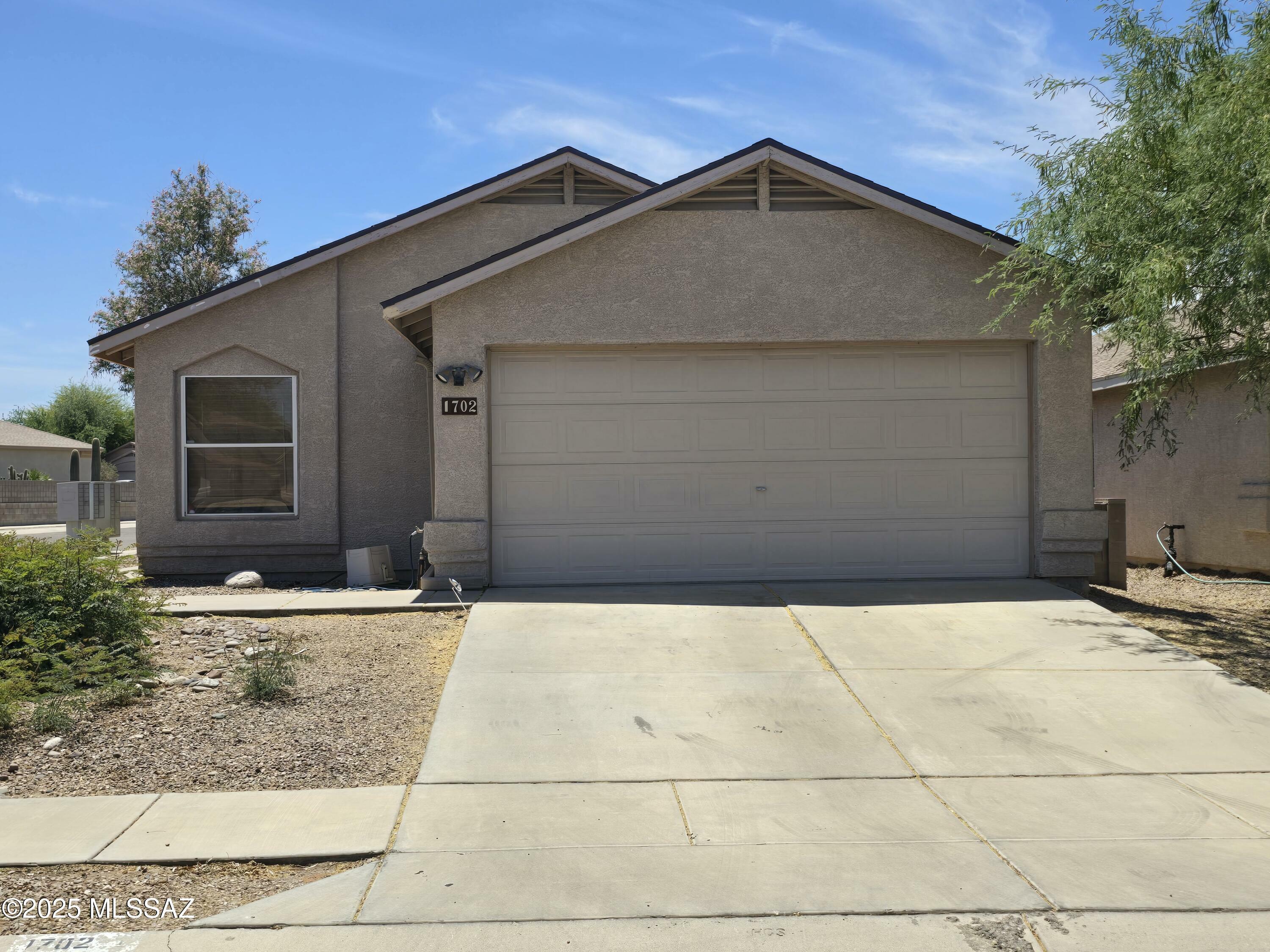 Property Photo: 1702 E Saint Bernadine Street AZ 85713