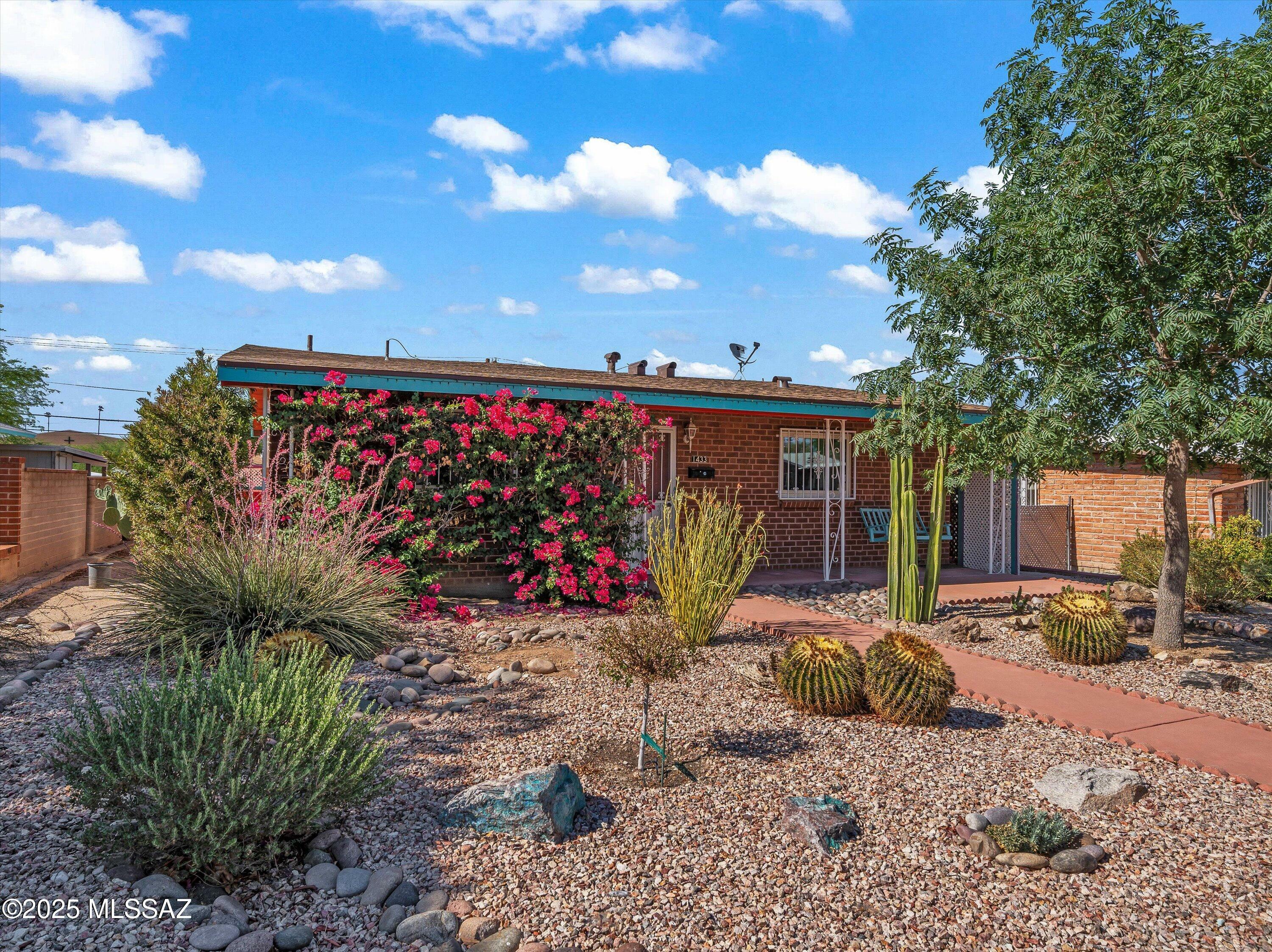 Property Photo:  1433 E Silver Street  AZ 85719 