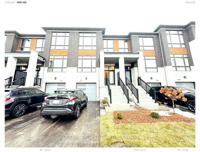 Property Photo:  2805 Albatross Way Bedroom  ON L1X 0P6