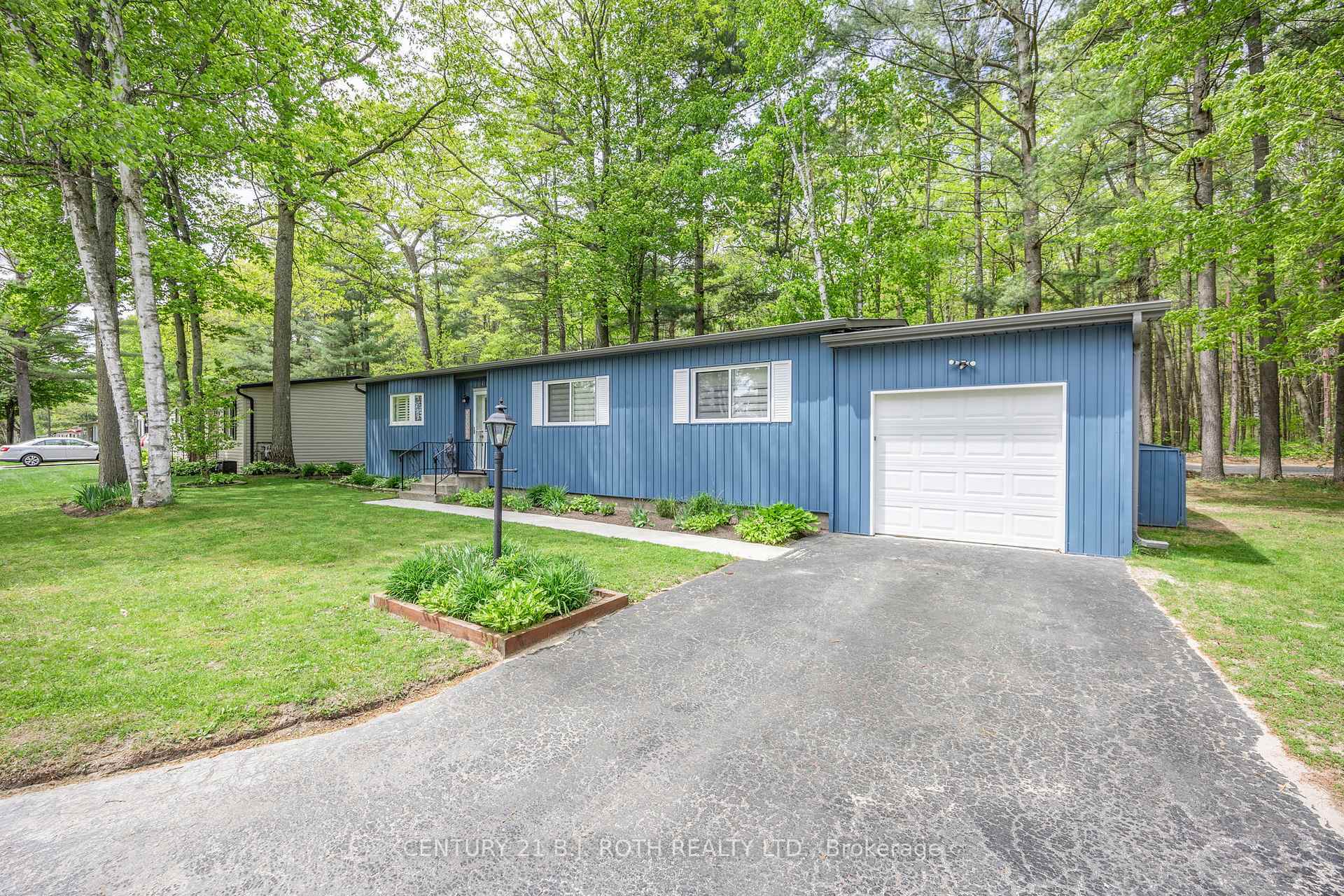 Property Photo: 10 Allen Drive N ON L9Z 1K5