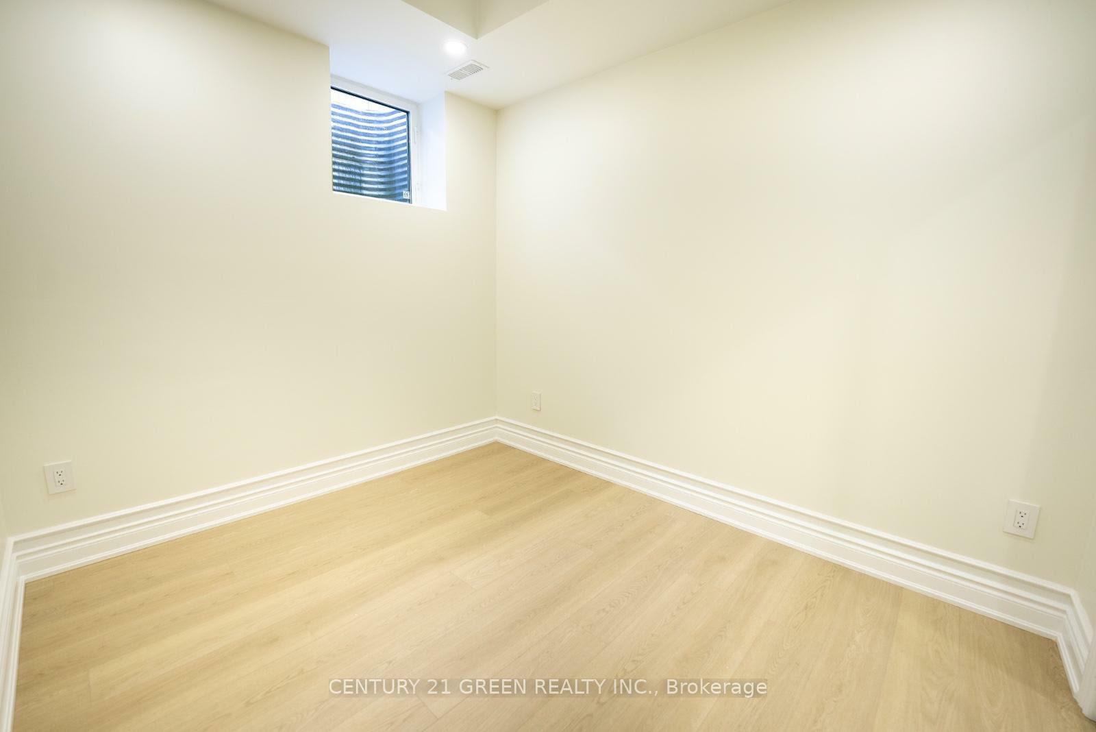 Property Photo: 3187 Seabright Drive Bsmt ON L5M 0B4