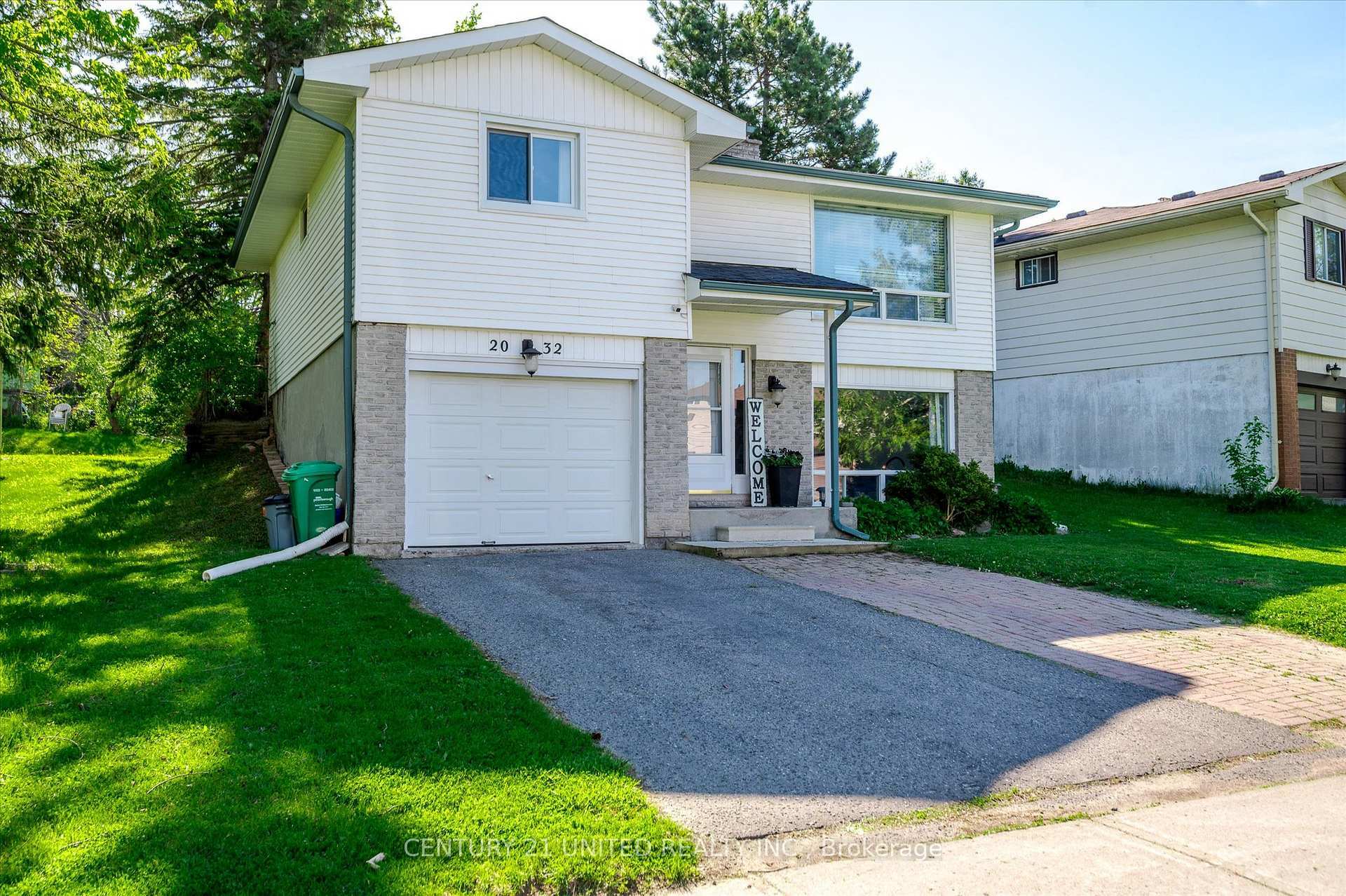 2032 Walker Avenue  Peterborough East ON K9L 1S1 photo
