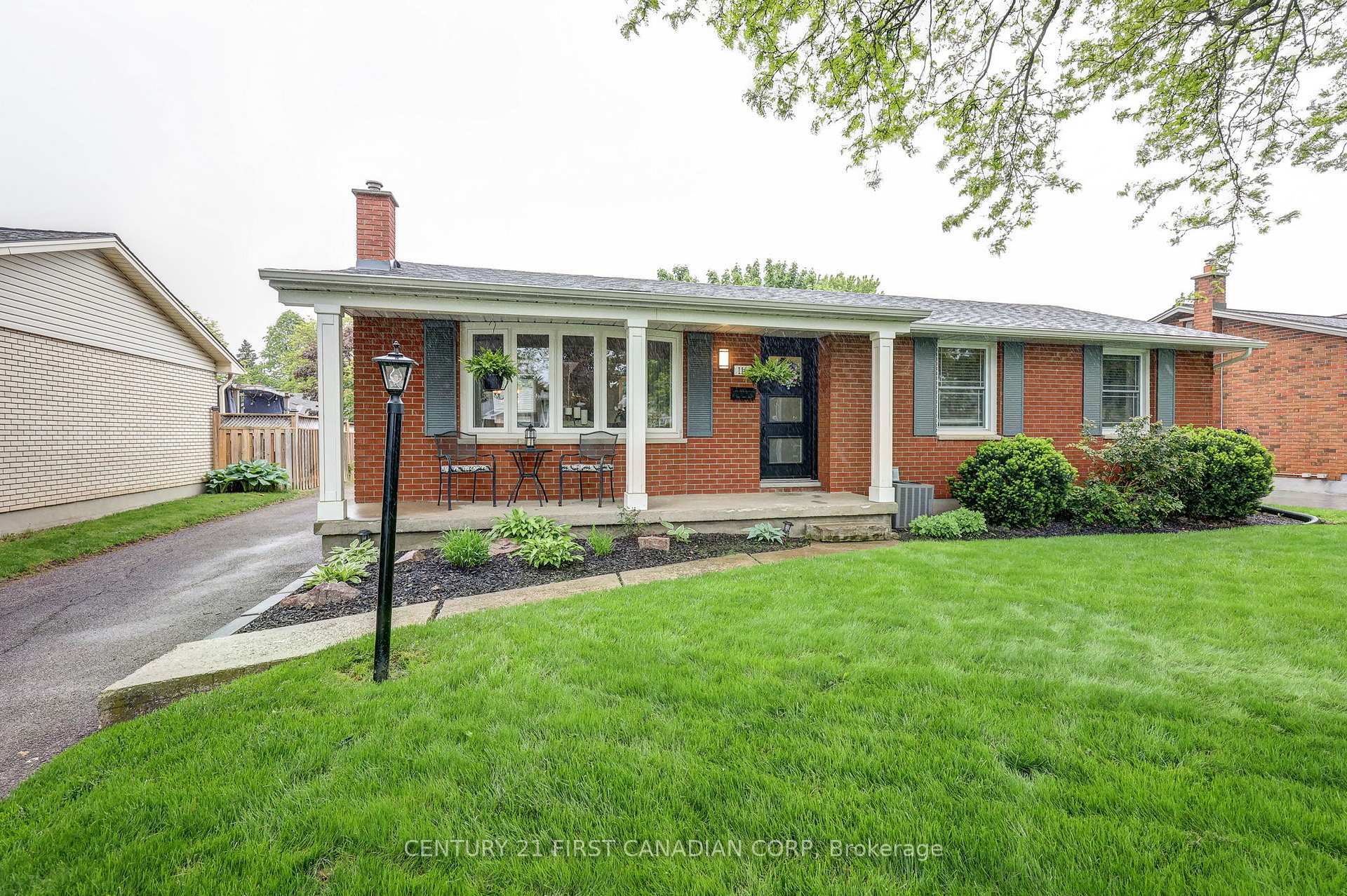 Photo de la propriété: 116 Downing Crescent ON N6C 3C8