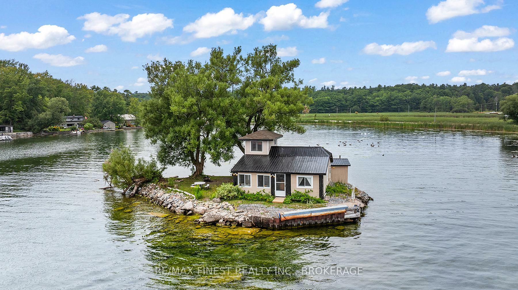 Photo de la propriété: 1A Island Bateau N/A ON K7L 4V1