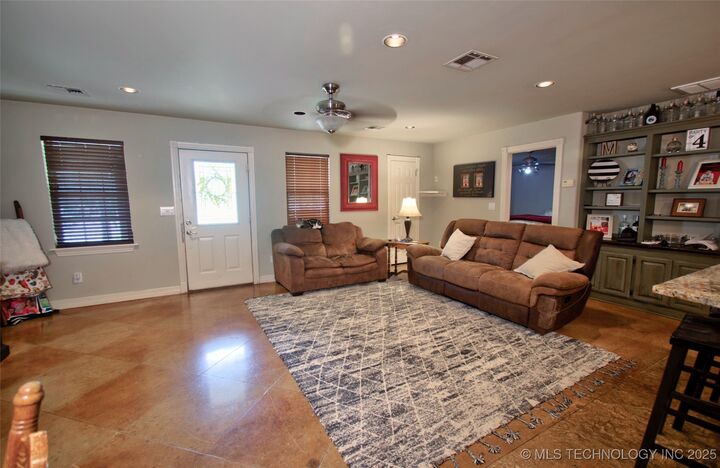 Property Photo:  2430 S 31 Street E  OK 74403 