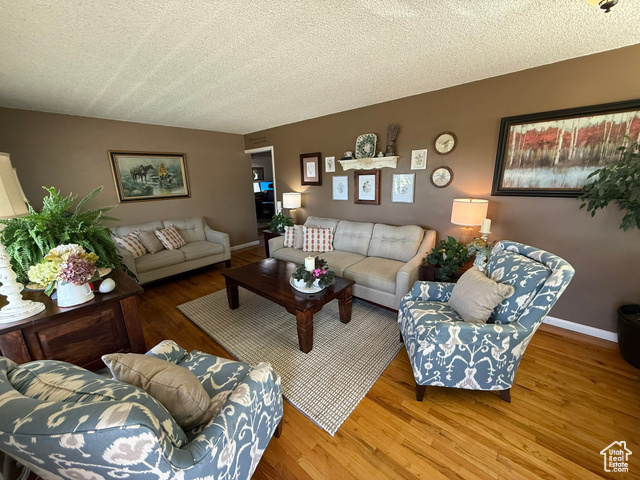 Property Photo: 272 E 3000 N UT 84414