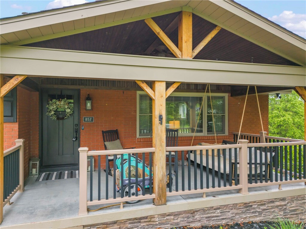 Property Photo: 857 E McMurray Rd PA 15367