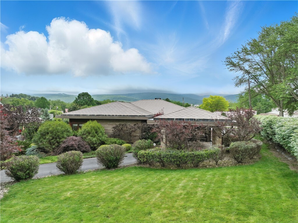 Property Photo:  107 Belmont Circle  PA 15401 