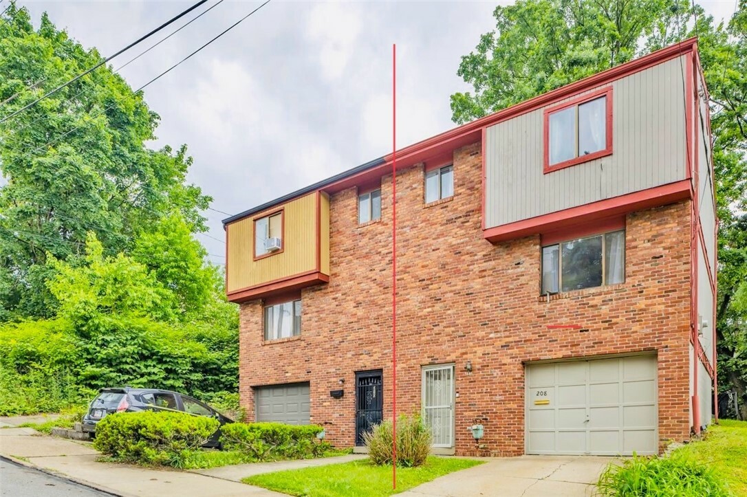 Property Photo: 208 Estella Ave PA 15210