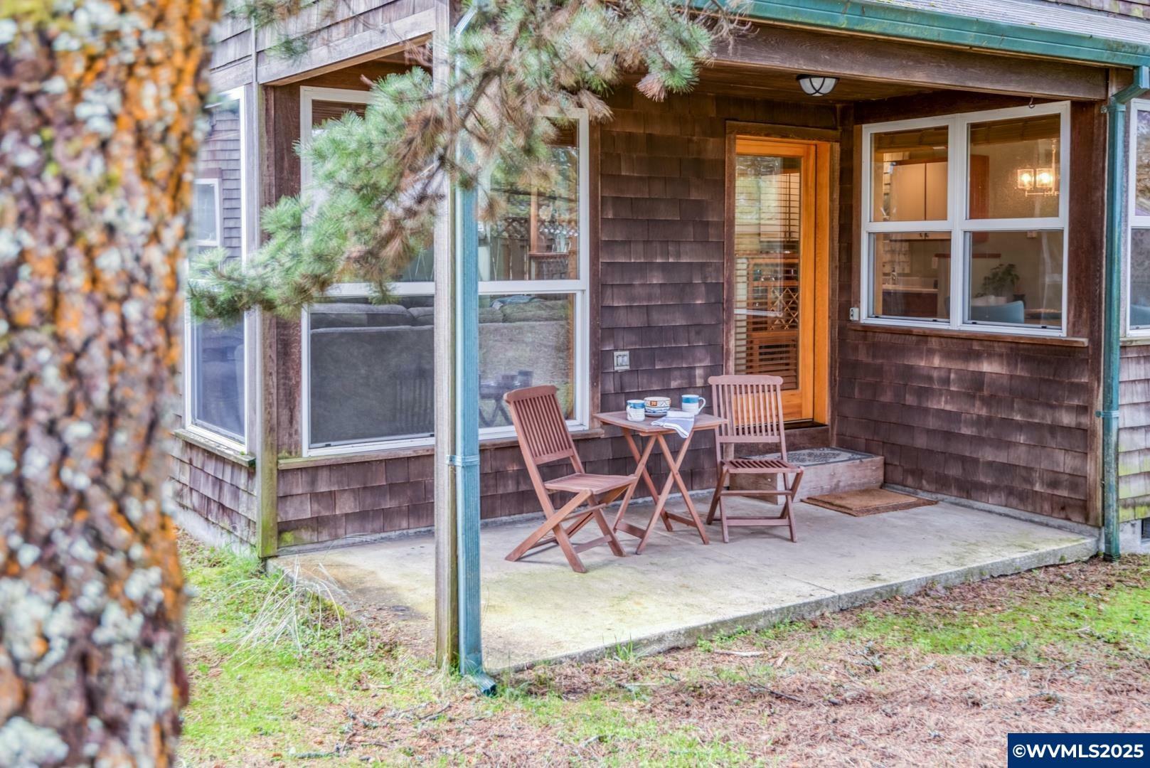 Property Photo:  5835 Barefoot Ln  OR 97135 