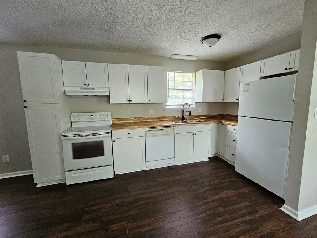 Property Photo: 1627 McArthur Street GA 31701