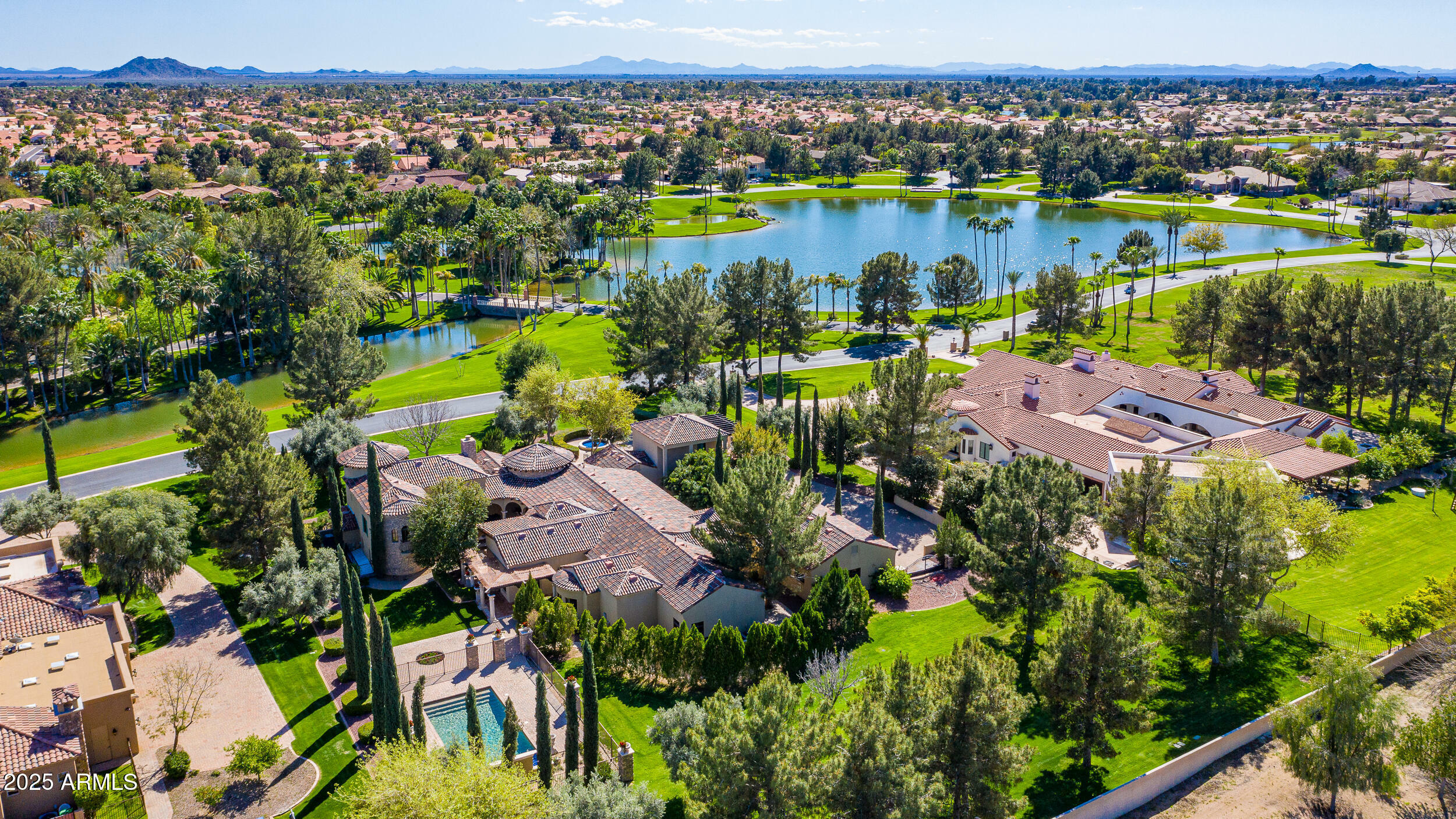 29 E Oakwood Hills Drive  Chandler AZ 85248 photo