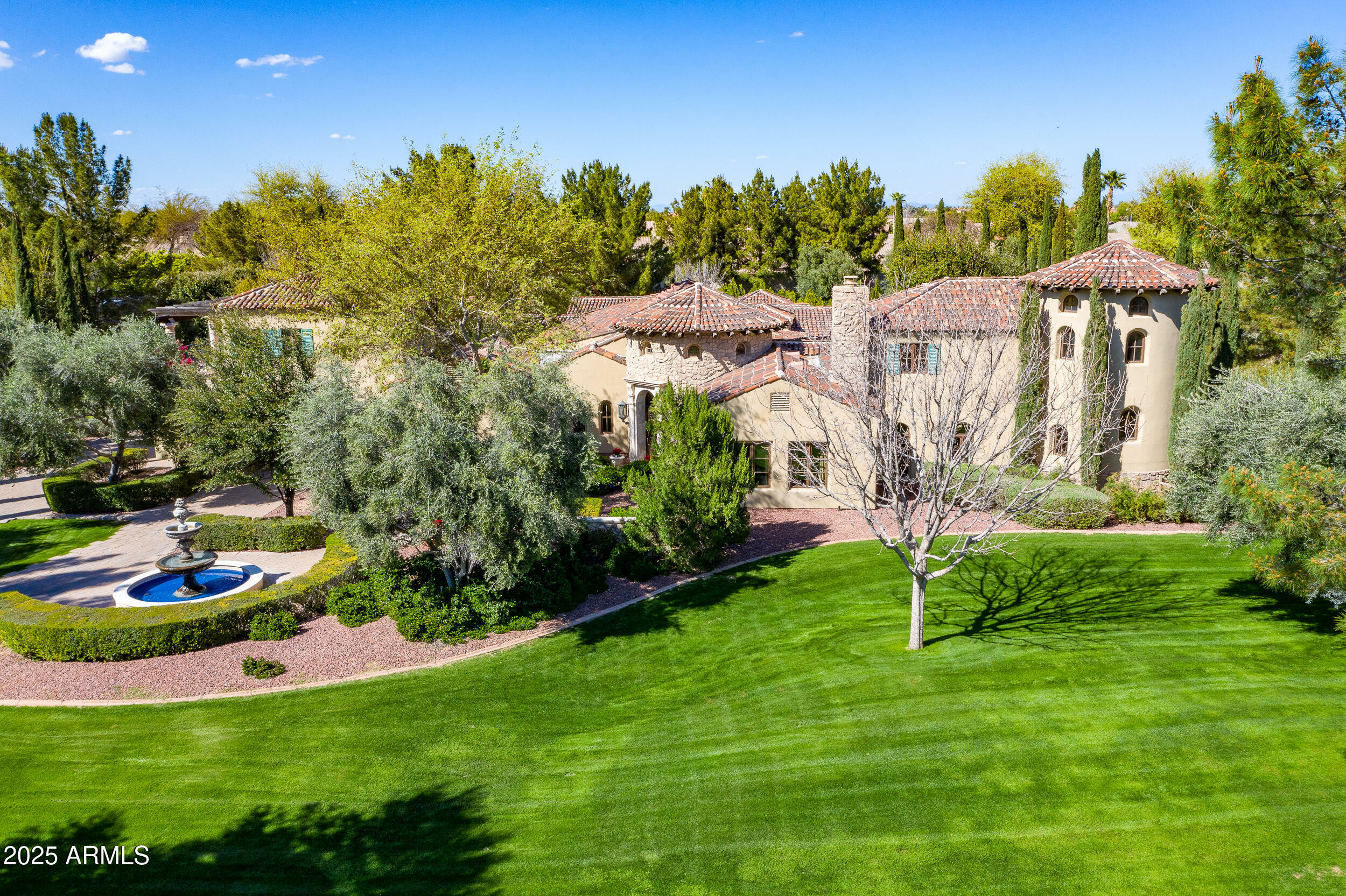 29 E Oakwood Hills Drive  Chandler AZ 85248 photo