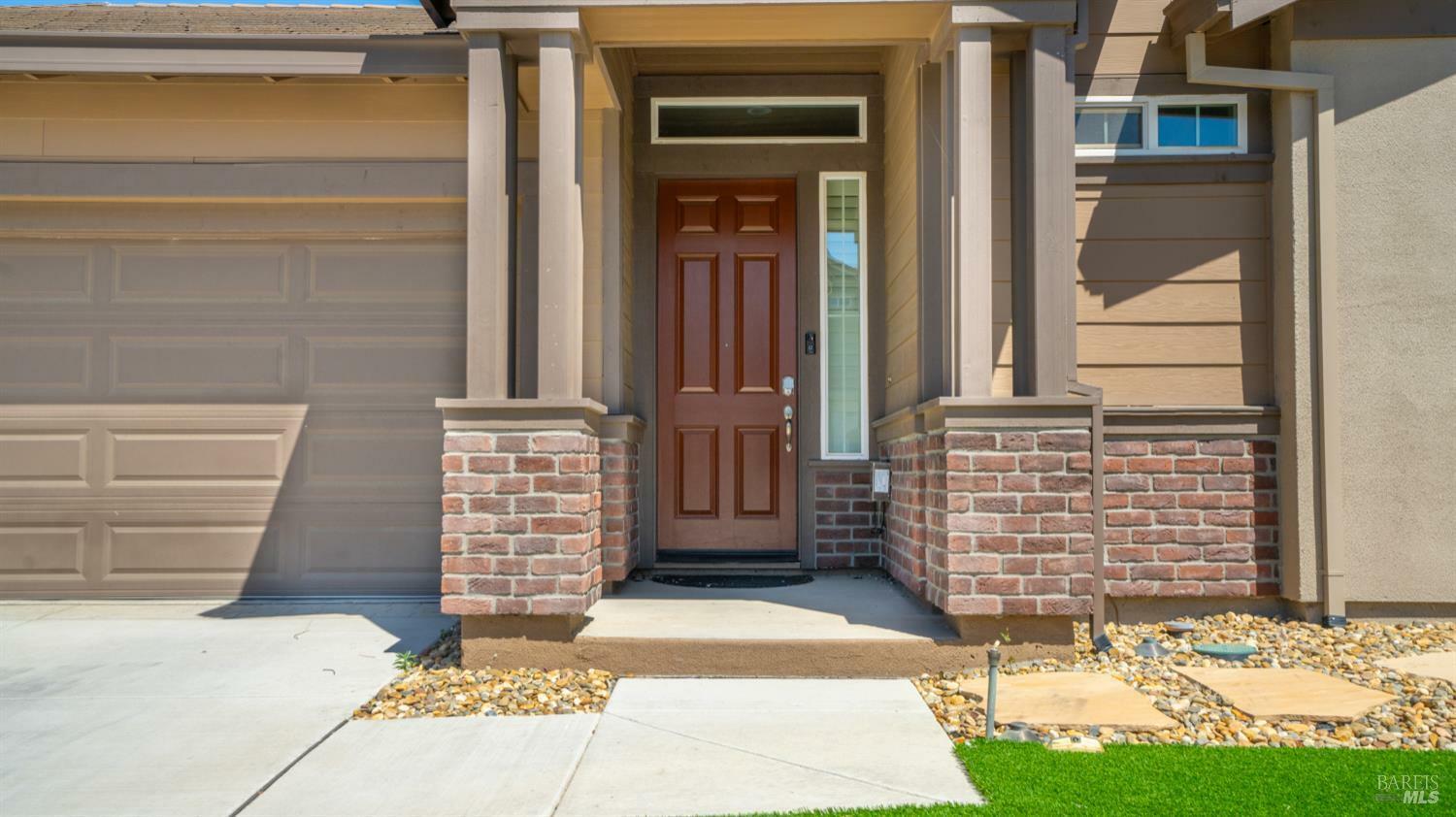 Property Photo:  761 Razorbill Street  CA 95688 