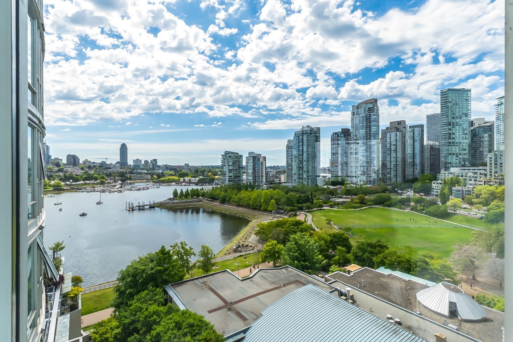 1383 Marinaside Crescent 1605  Vancouver BC V6Z 2W9 photo