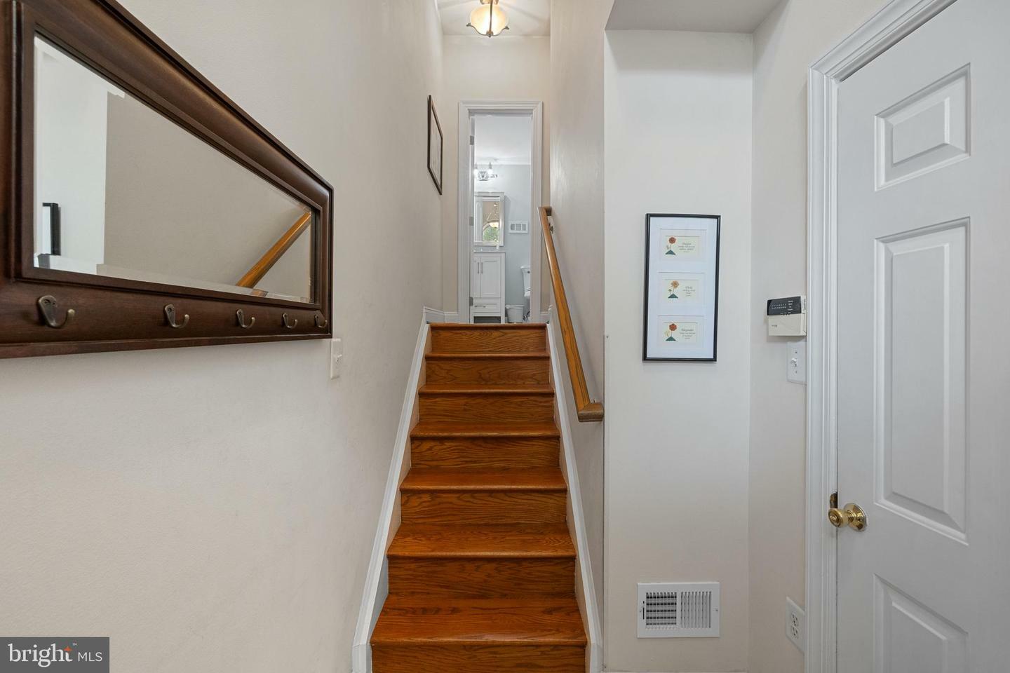 Property Photo: 5068 Kilburn Street VA 22304