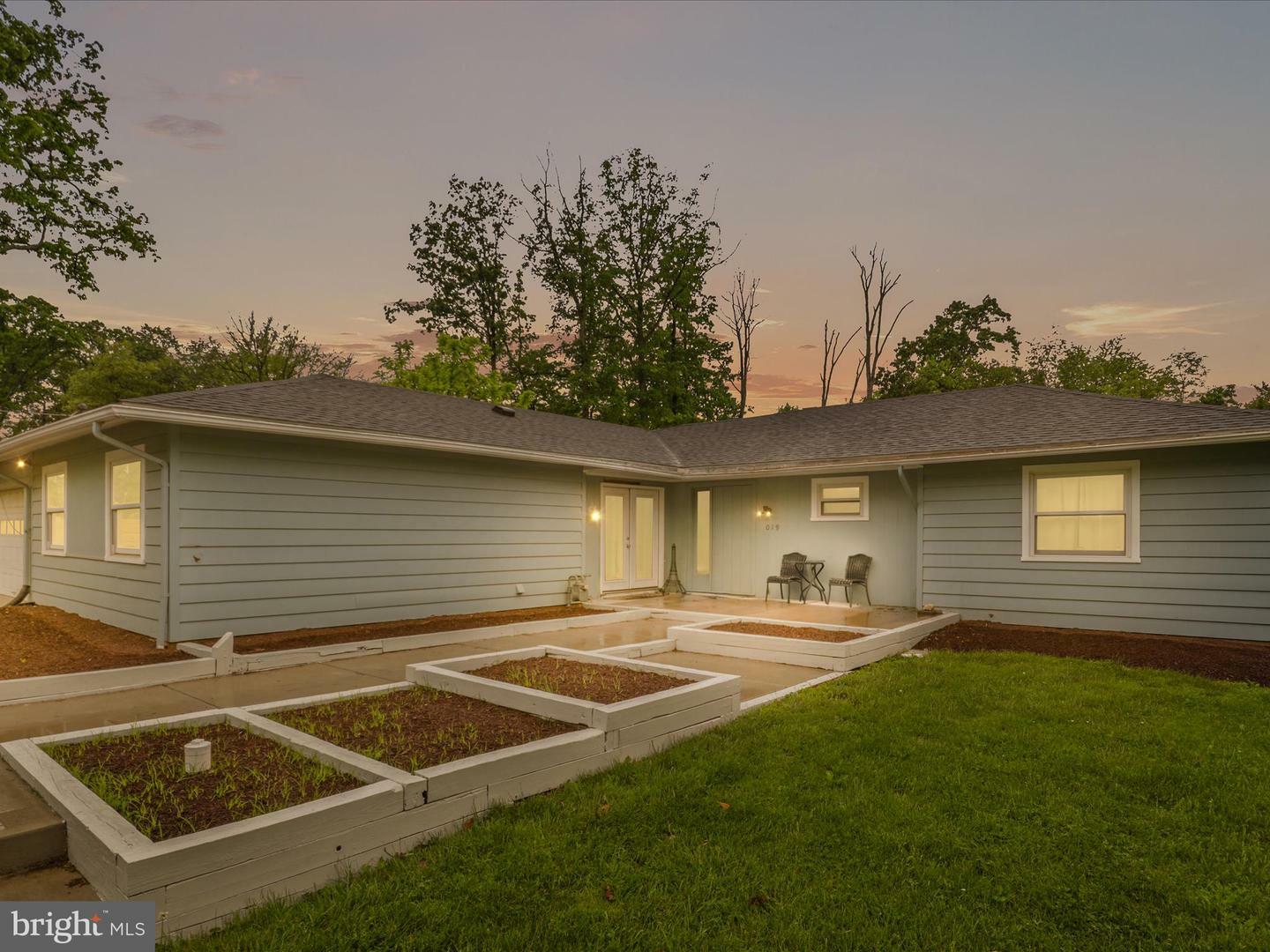 Property Photo:  801 2nd Street  VA 20170 