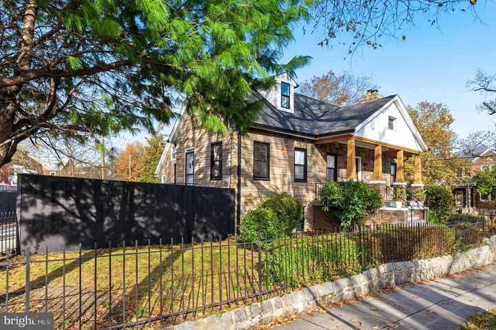 Property Photo:  801 Van Buren Street NW  DC 20012 