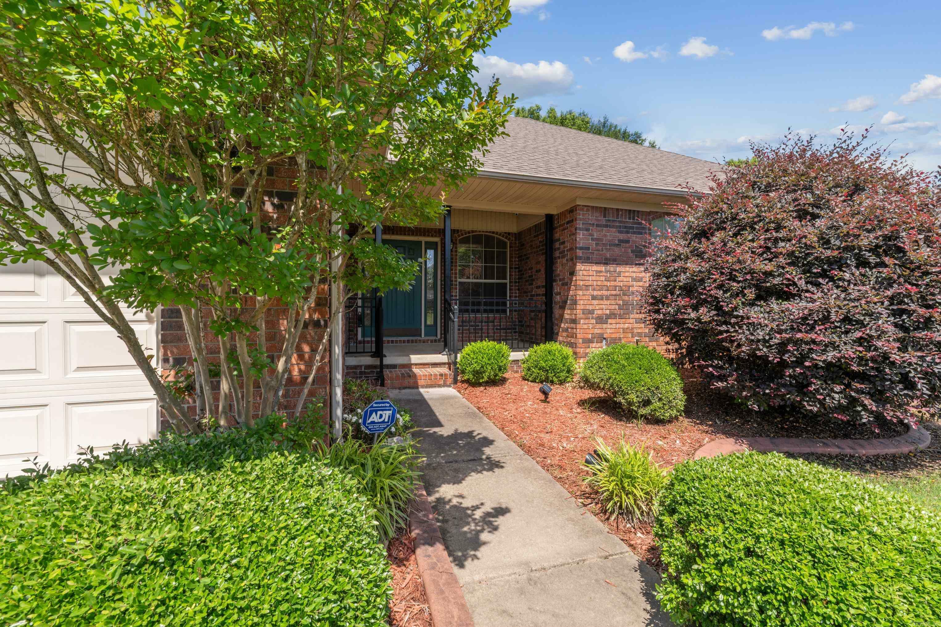 Property Photo: 1045 Spatz Cir AR 72034