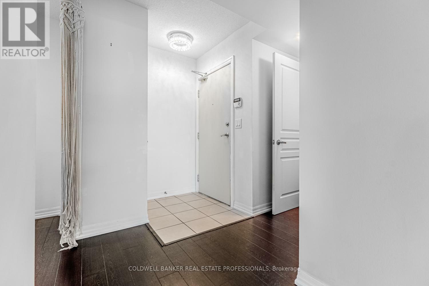 Property Photo: 1940 Ironstone Drive 1010 ON L7L 0E4