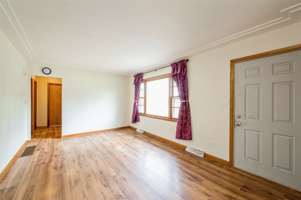 Property Photo: 1333 Harold Dr SE IA 52403