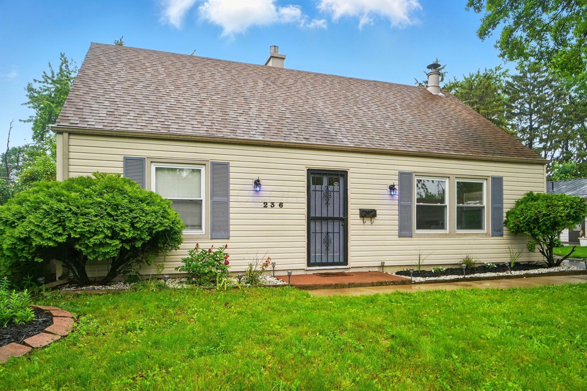 Property Photo: 236 Carilla Lane OH 43228