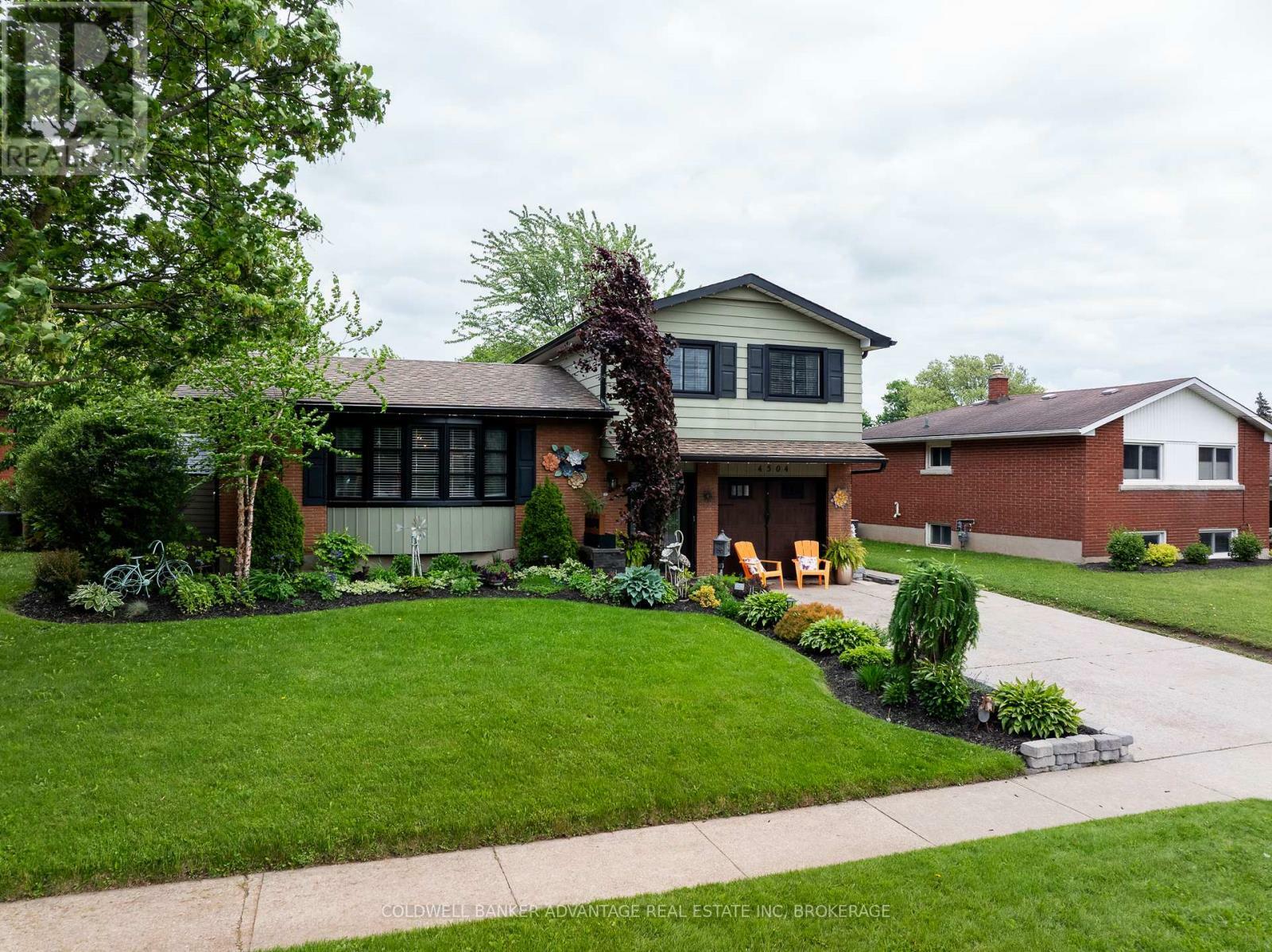 Property Photo:  4504 Queensway Gardens North  ON L2E 6P7 
