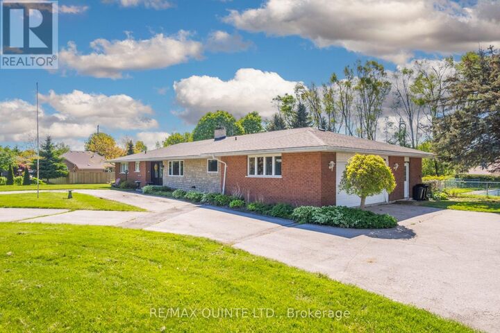 Property Photo:  25 Singleton Street  ON K0K 1H0 