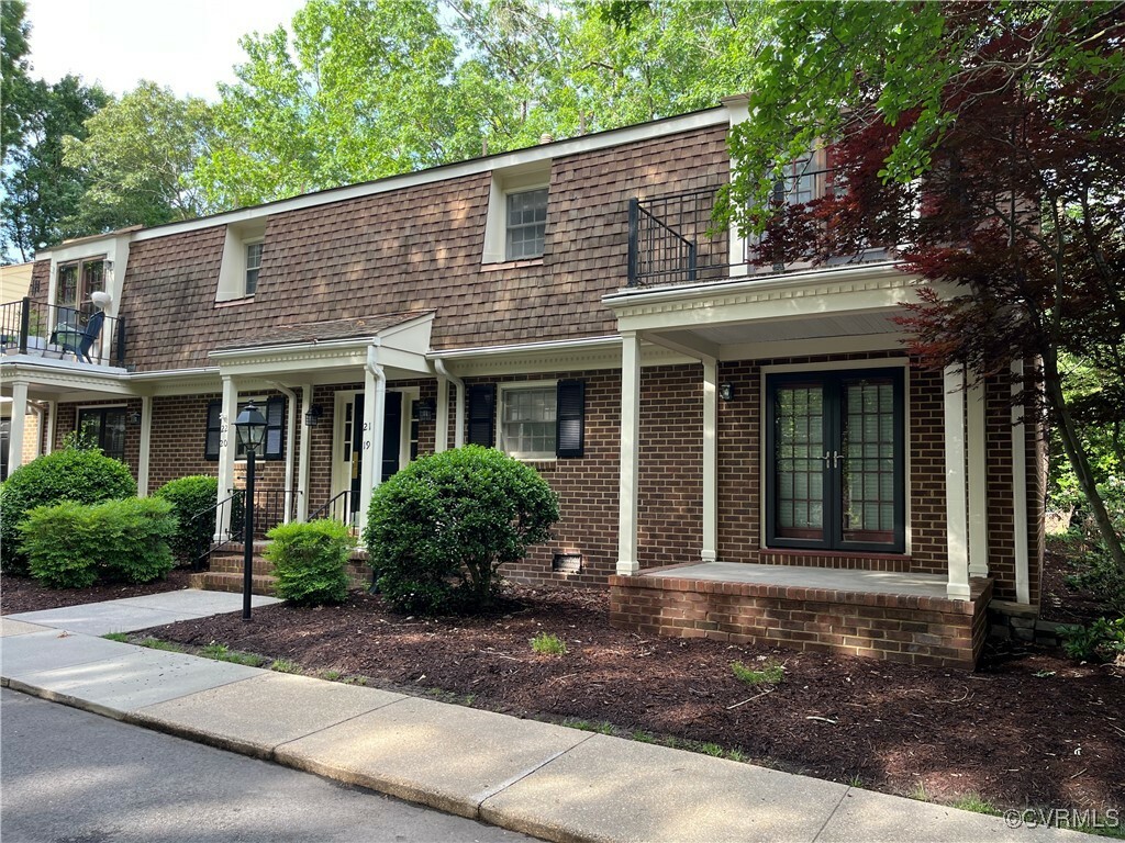 Property Photo: 1184 Jamestown Road 19 VA 23185