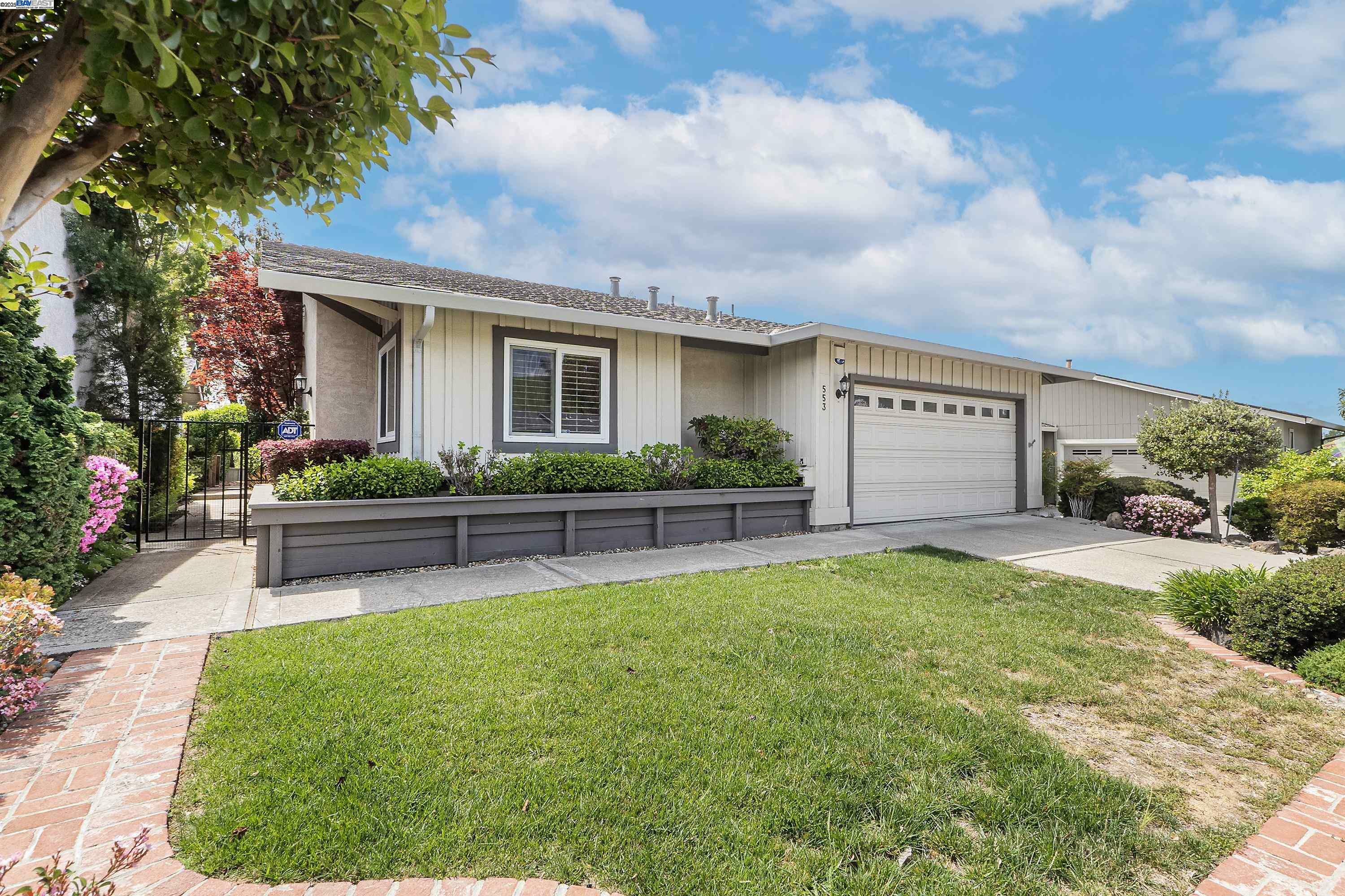 Property Photo: 553 Saint George Rd CA 94526
