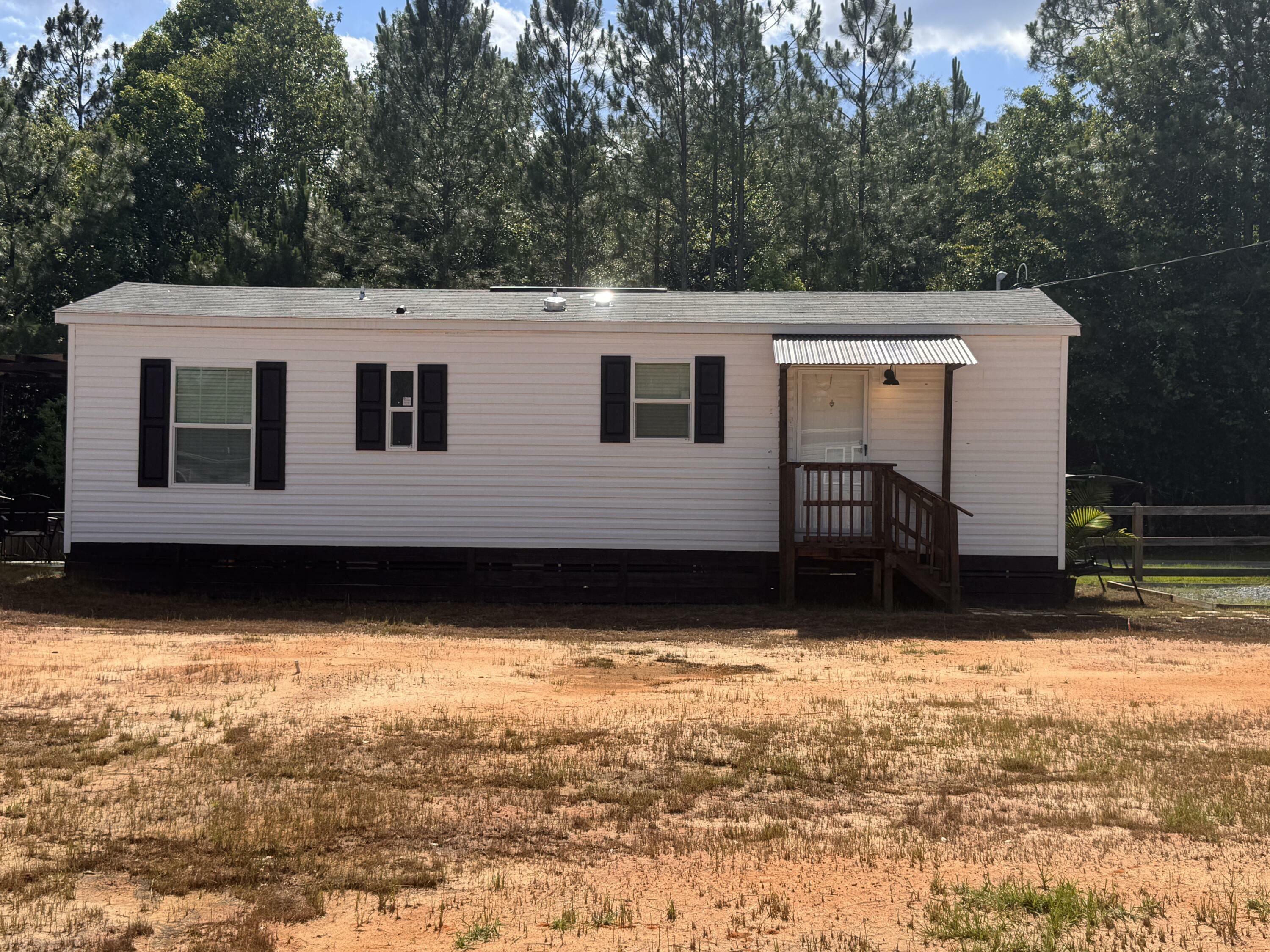 Property Photo: 1573 W Detroit Boulevard FL 32534