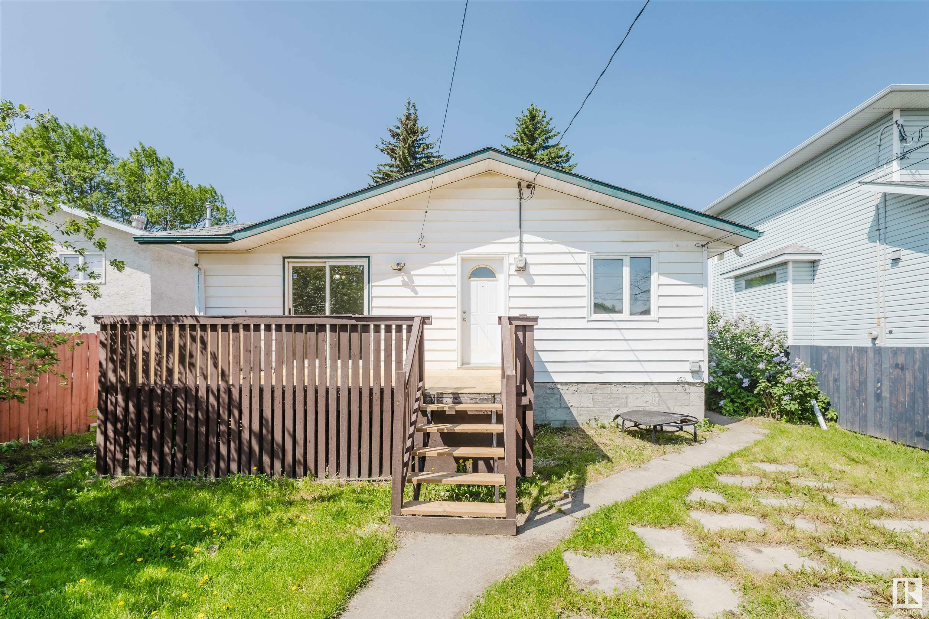 Photo de la propriété: 9731 162 Street NW AB T5P 3L1