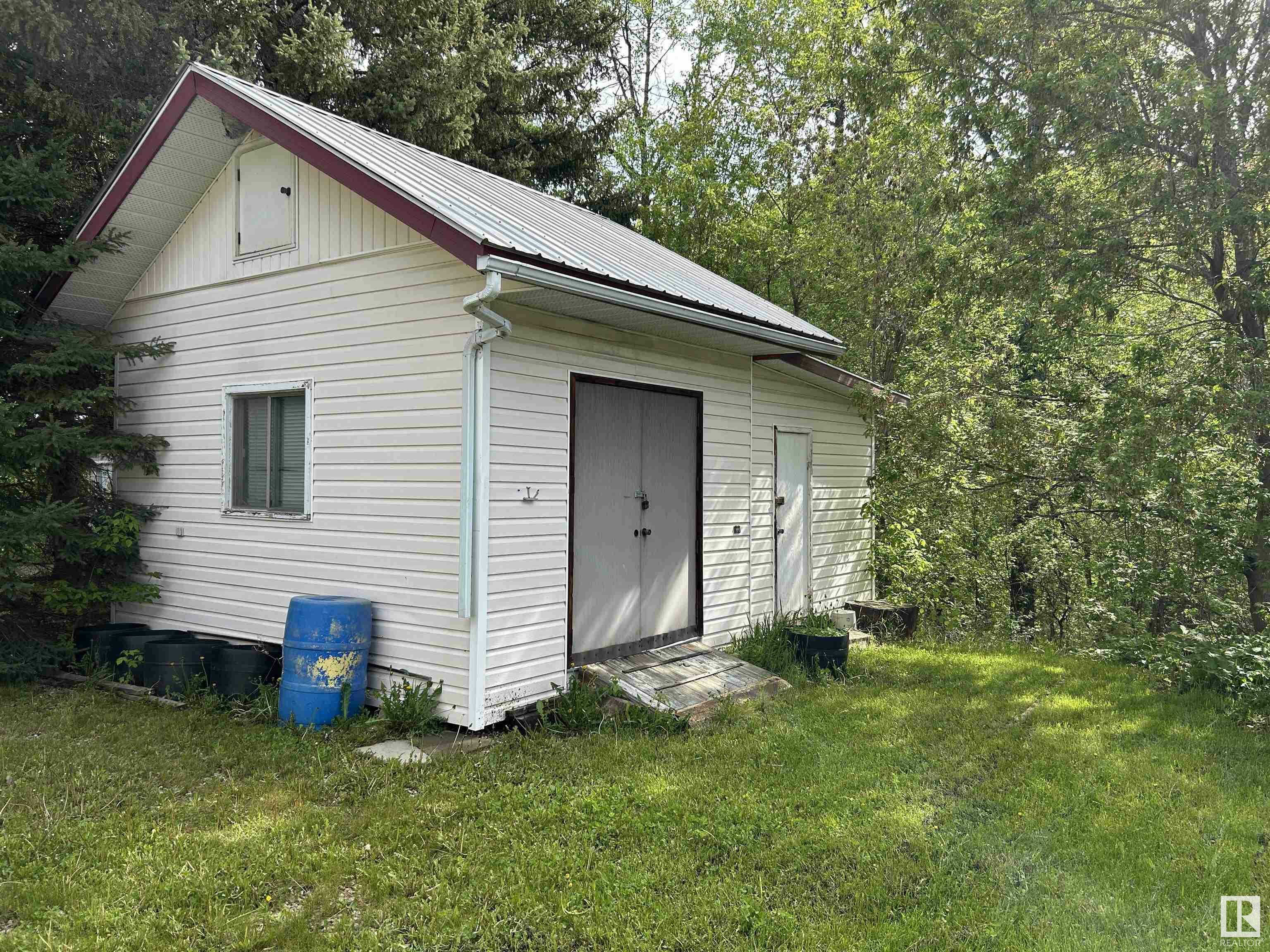 Property Photo: 147 Cedar Glen AB T0C 1W0
