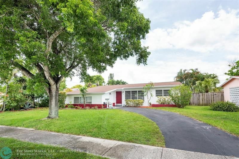 Property Photo: 6260 NW 15th St FL 33313