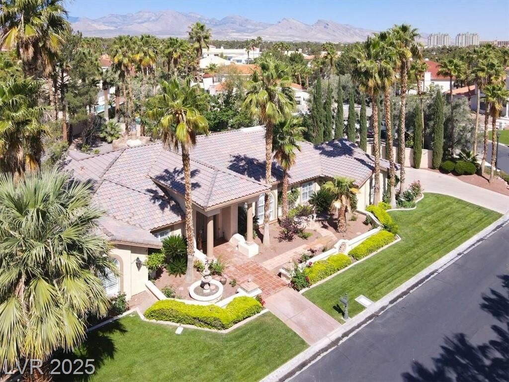 Property Photo:  1813 Skyline Drive  NV 89117 
