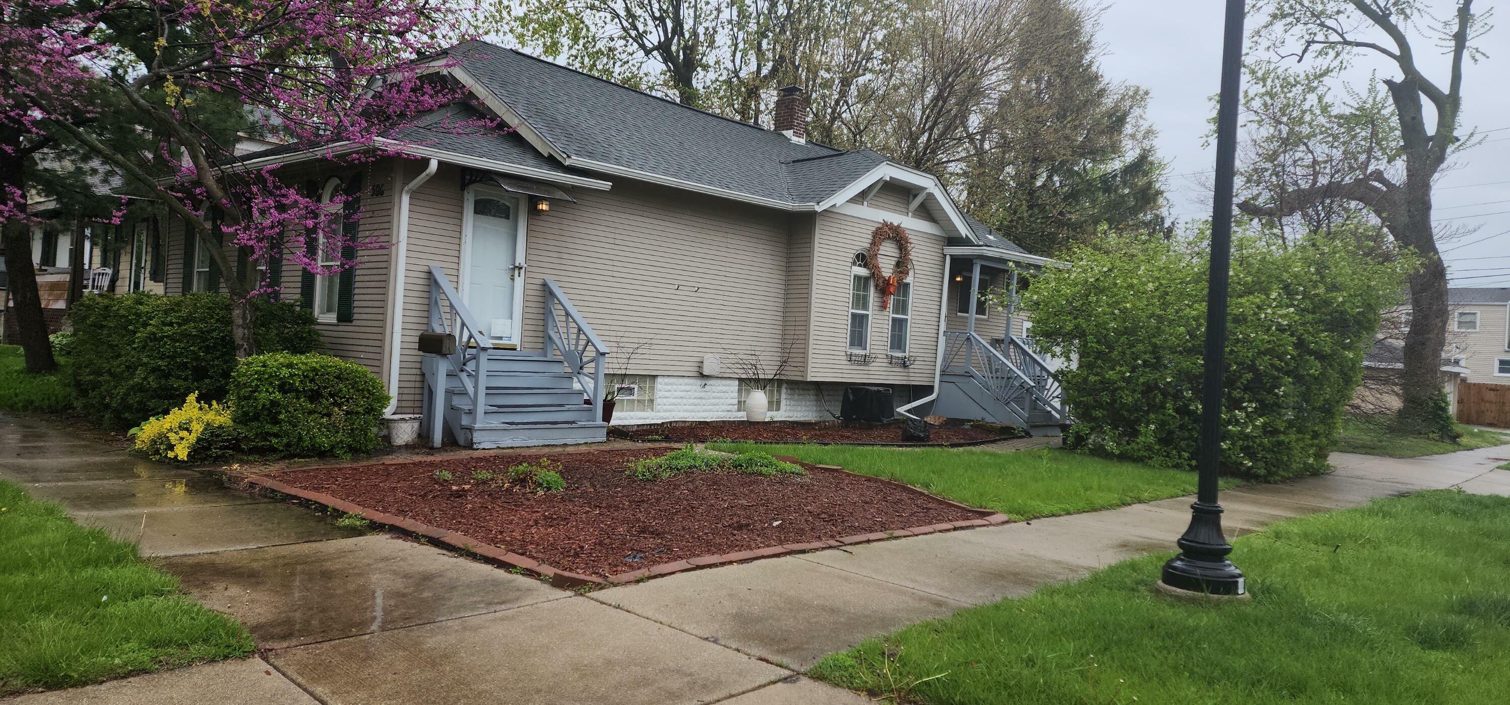 Property Photo: 506 Mulberry Street IN 46324