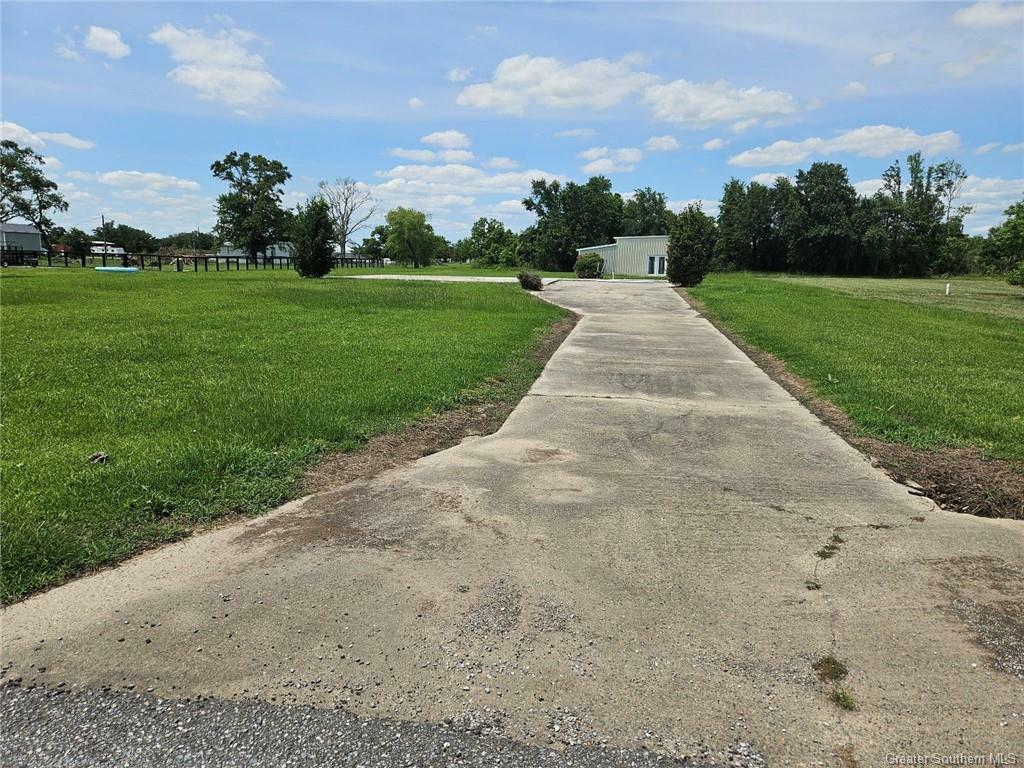 Property Photo: 584 W Friesen Road LA 70607
